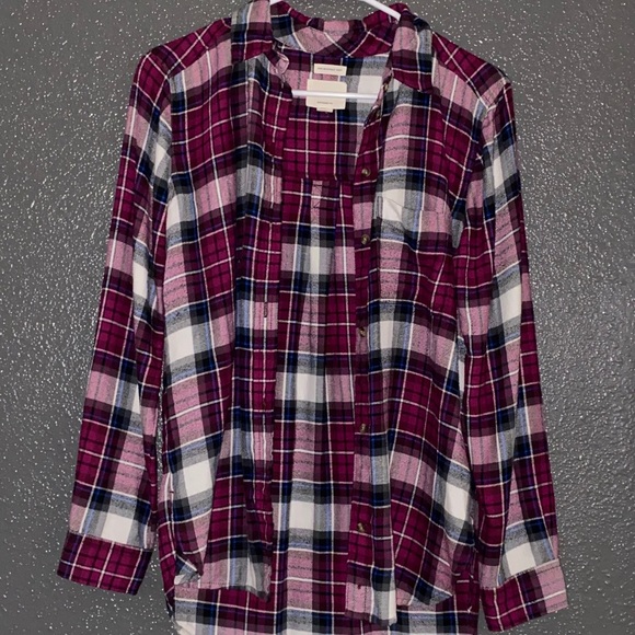 American Eagle Outfitters Tops - Purple/Burgundy/Blue/White American Eagle flannel